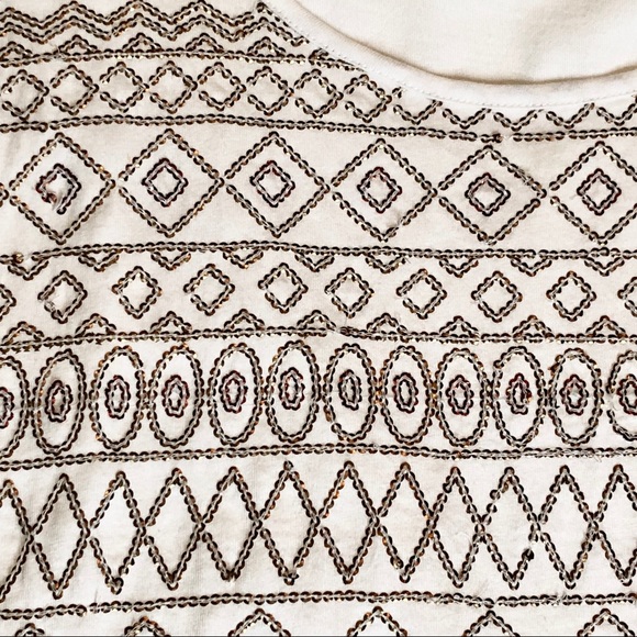 C H I C O S : Metallic Sequin Embellished Tee - Picture 2 of 7